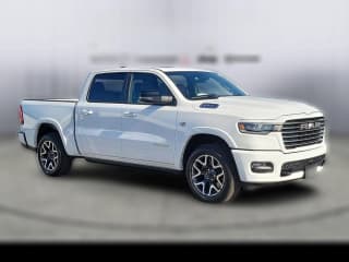 Ram 1500 Laramie 4x4 Crew Cab 5'7" Box Ram 1500 Laramie 4x4 Crew Cab 5'7" Box