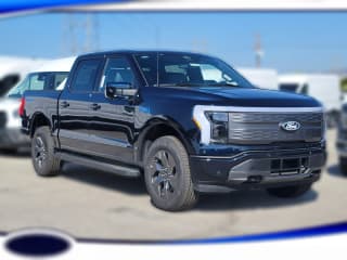 Ford F-150 Lightning LARIAT 4WD SuperCrew 5.5' Box Ford F-150 Lightning LARIAT 4WD SuperCrew 5.5' Box