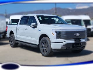 Ford F-150 Lightning LARIAT 4WD SuperCrew 5.5' Box Ford F-150 Lightning LARIAT 4WD SuperCrew 5.5' Box