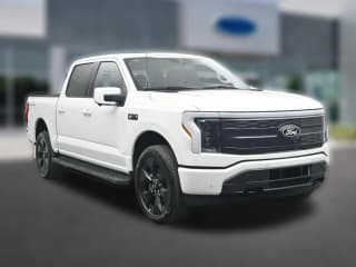 Ford F-150 Lightning Platinum 4WD SuperCrew 5.5' Box Ford F-150 Lightning Platinum 4WD SuperCrew 5.5' Box