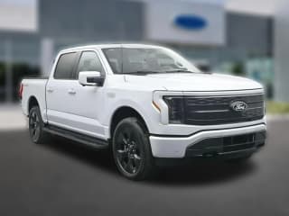 Ford F-150 Lightning Platinum 4WD SuperCrew 5.5' Box Ford F-150 Lightning Platinum 4WD SuperCrew 5.5' Box