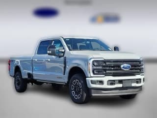 Ford Super Duty F-350 SRW Platinum 4WD Crew Cab 8' Box Ford Super Duty F-350 SRW Platinum 4WD Crew Cab 8' Box