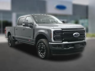 Ford Super Duty F-350 SRW Platinum 4WD Crew Cab 6.75' Box Ford Super Duty F-350 SRW Platinum 4WD Crew Cab 6.75' Box