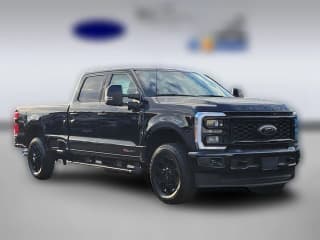 Ford Super Duty F-350 SRW LARIAT 4WD Crew Cab 8' Box Ford Super Duty F-350 SRW LARIAT 4WD Crew Cab 8' Box