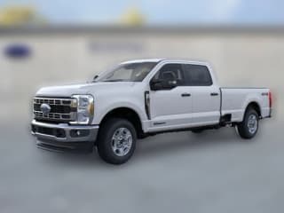 Ford Super Duty F-350 SRW XLT 4WD Crew Cab 8' Box Ford Super Duty F-350 SRW XLT 4WD Crew Cab 8' Box