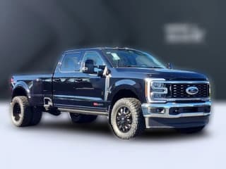 Ford Super Duty F-350 DRW LARIAT 4WD Crew Cab 8' Box Ford Super Duty F-350 DRW LARIAT 4WD Crew Cab 8' Box