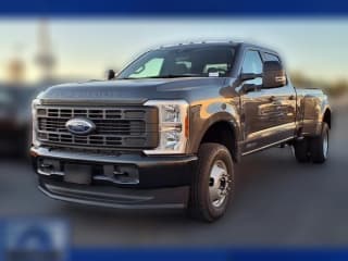Ford Super Duty F-350 DRW XL 4WD Crew Cab 8' Box Ford Super Duty F-350 DRW XL 4WD Crew Cab 8' Box