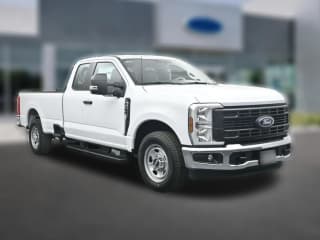 Ford Super Duty F-350 SRW XL 2WD SuperCab 8' Box Ford Super Duty F-350 SRW XL 2WD SuperCab 8' Box