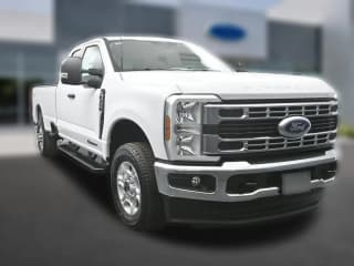 Ford Super Duty F-350 SRW XLT 4WD SuperCab 8' Box Ford Super Duty F-350 SRW XLT 4WD SuperCab 8' Box