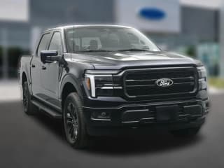 Ford F-150 LARIAT 4WD SuperCrew 5.5' Box Ford F-150 LARIAT 4WD SuperCrew 5.5' Box