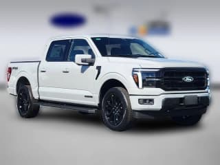 Ford F-150 LARIAT 4WD SuperCrew 5.5' Box Ford F-150 LARIAT 4WD SuperCrew 5.5' Box