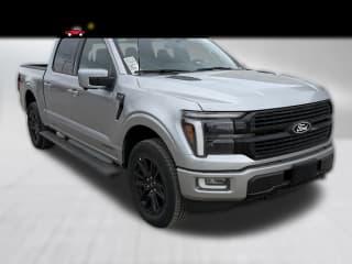 Ford F-150 Platinum 4WD SuperCrew 5.5' Box Ford F-150 Platinum 4WD SuperCrew 5.5' Box