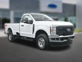 Ford Super Duty F-350 SRW XL 4WD Reg Cab 8' Box Ford Super Duty F-350 SRW XL 4WD Reg Cab 8' Box