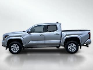 Toyota Tacoma 2WD SR5 Double Cab 5' Bed AT (Natl) Toyota Tacoma 2WD SR5 Double Cab 5' Bed AT (Natl)