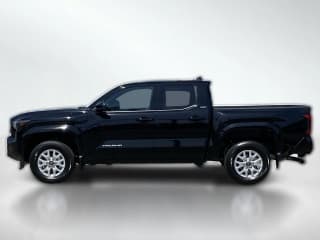 Toyota Tacoma 4WD SR5 Double Cab 5' Bed AT (Natl) Toyota Tacoma 4WD SR5 Double Cab 5' Bed AT (Natl)