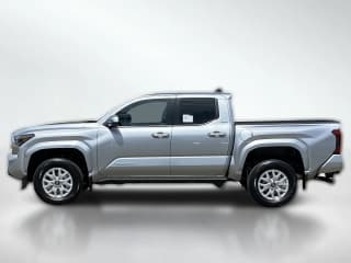 Toyota Tacoma 4WD SR5 Double Cab 5' Bed AT (Natl) Toyota Tacoma 4WD SR5 Double Cab 5' Bed AT (Natl)