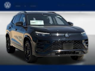 Volkswagen Tiguan SE R-Line Black 2.0T FWD Volkswagen Tiguan SE R-Line Black 2.0T FWD