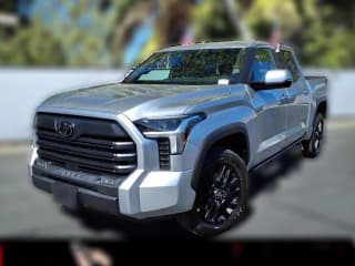 Toyota Tundra 4WD SR5 CrewMax 5.5' Bed (Natl) Toyota Tundra 4WD SR5 CrewMax 5.5' Bed (Natl)