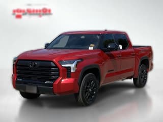 Toyota Tundra 4WD Limited CrewMax 5.5' Bed (Natl) Toyota Tundra 4WD Limited CrewMax 5.5' Bed (Natl)