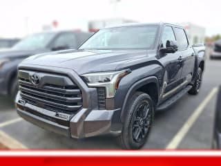 Toyota Tundra 4WD Limited CrewMax 5.5' Bed (Natl) Toyota Tundra 4WD Limited CrewMax 5.5' Bed (Natl)