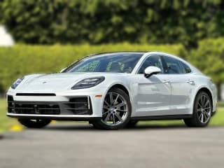 Porsche Panamera 4 AWD Porsche Panamera 4 AWD