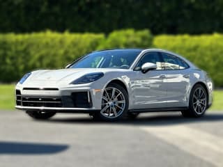 Porsche Panamera Base RWD Porsche Panamera Base RWD