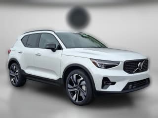 Volvo XC40 Plus B5 AWD Volvo XC40 Plus B5 AWD