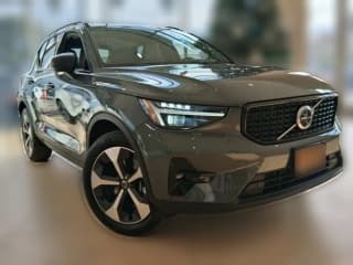 Volvo XC40 Plus B5 AWD Volvo XC40 Plus B5 AWD