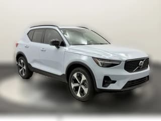 Volvo XC40 Plus B5 AWD Volvo XC40 Plus B5 AWD