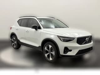 Volvo XC40 Plus B5 AWD Volvo XC40 Plus B5 AWD