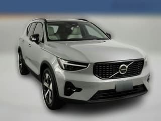 Volvo XC40 Plus B5 AWD Volvo XC40 Plus B5 AWD