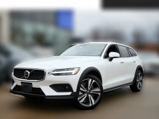 Volvo V60 Cross Country Plus B5 AWD Volvo V60 Cross Country Plus B5 AWD